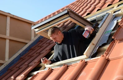 Pose de fenêtres de toit Velux à Montliard
